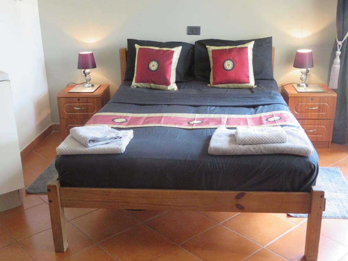 Adults Only Beachfront 1 Bed Studio Apartment In Porto Antigo 2 Santa Maria Sal With Pool Free Wifi & Aircon Ideal Long Stays מראה חיצוני תמונה